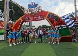 Siêu hùng tranh tài fcb88 Cổng chào